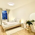 Modern & Spacious In Supreme Location