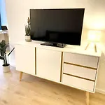 Modern & Spacious In Supreme Location