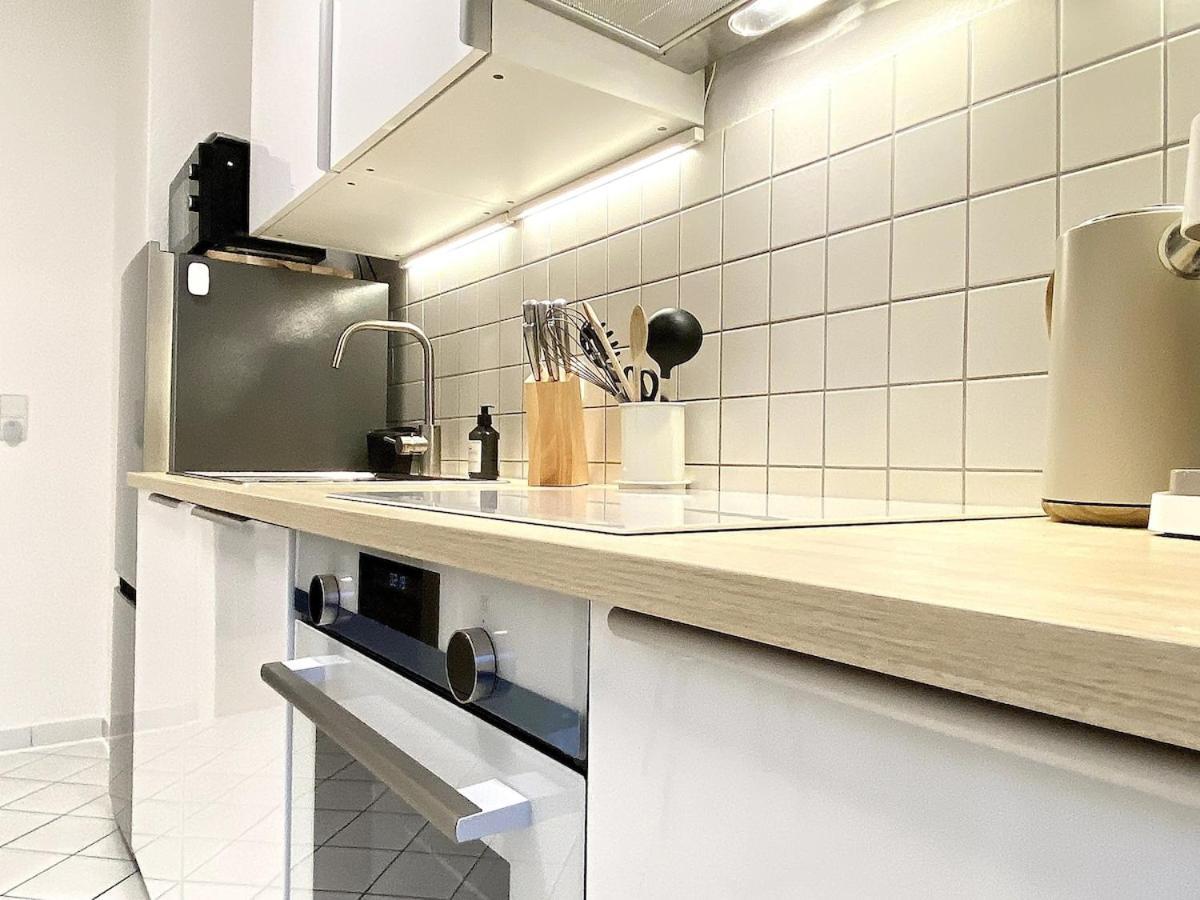 Modern & Spacious In Supreme Location
