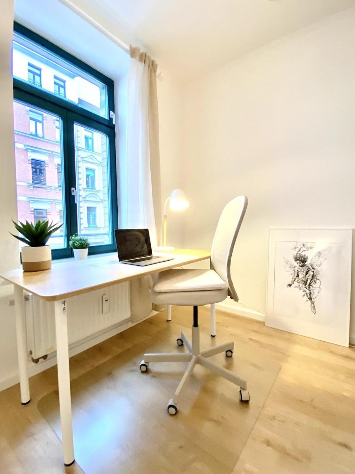 Modern & Spacious In Supreme Location *